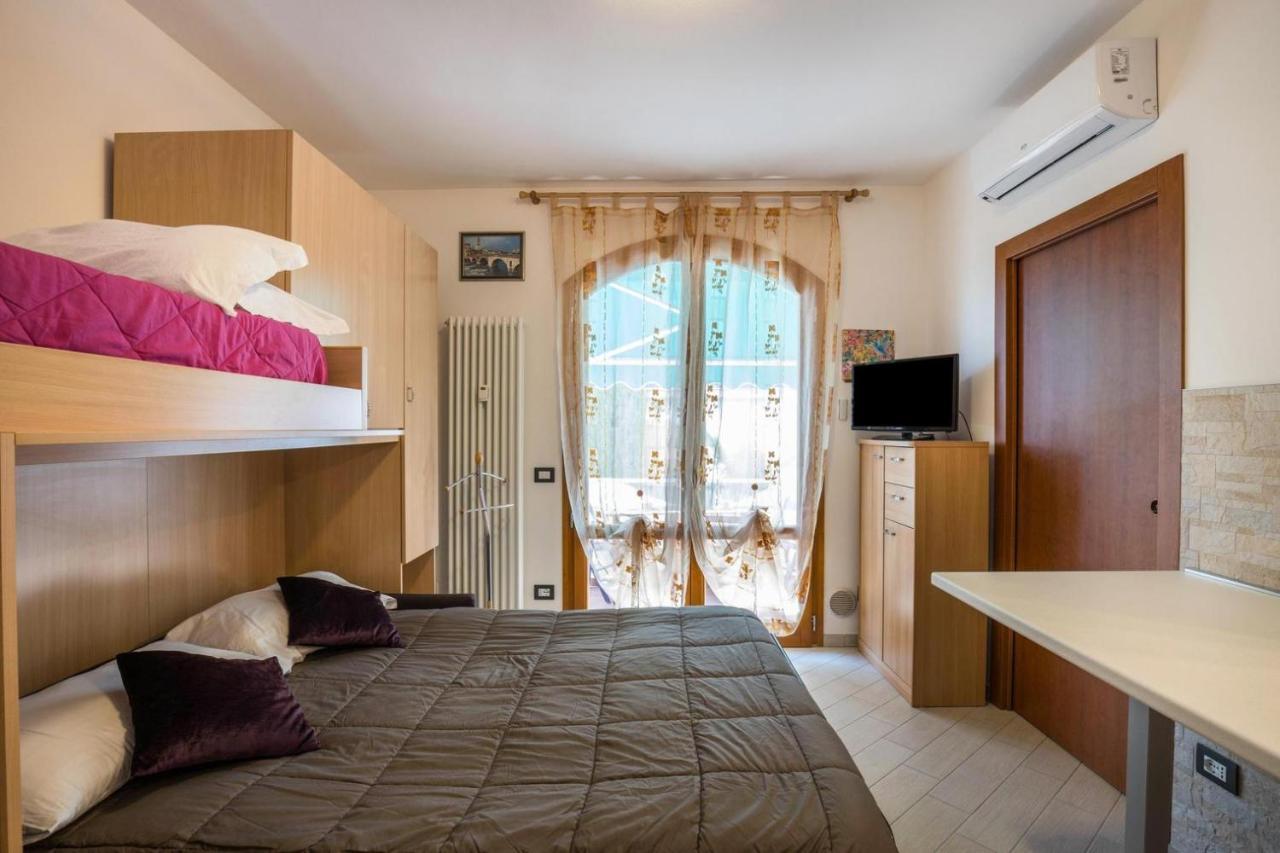 Il Bianconiglio Apartman Peschiera del Garda Kültér fotó